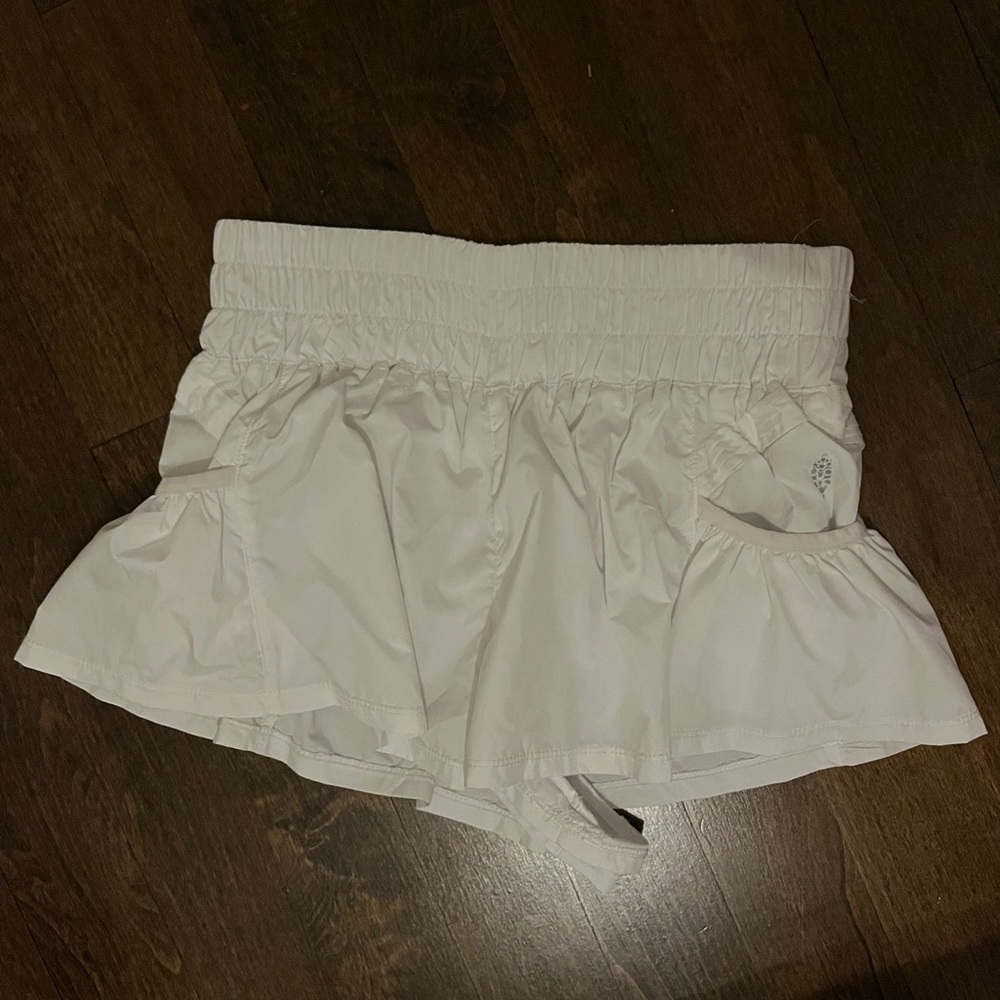 Get your flirt on free people shorts white size S